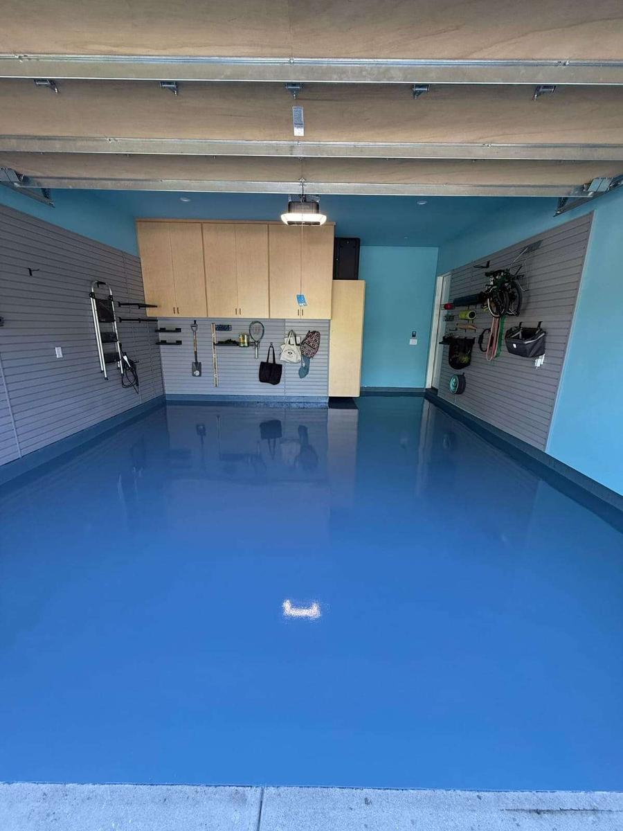 Solid color epoxy coating