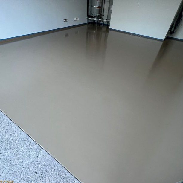 Smooth brown epoxy garage floor